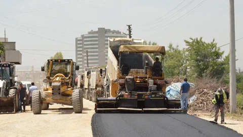 Mersin Büyükşehir Yolları Asfaltlamaya, Vatandaşın Yüzünü Güldürmeye Devam Ediyor