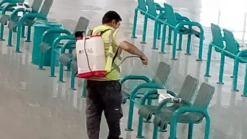 Büyükşehir’den Tarsus Otobüs Terminalinde Dezenfekte ve İlaçlama Çalışması