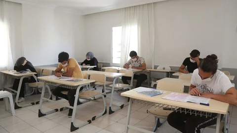 Erdemli Belediyesi Kurs Merkezlerinden Kontrollü Sınav