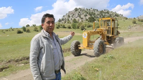 Erdemli Belediyesi Sorgun Yollarını Düzenliyor