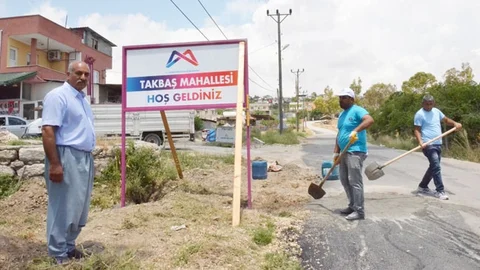 Mersin Tarsus'ta Mahallelerin Girişlerine Yeni Tabela