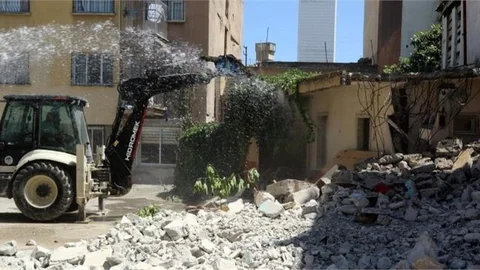 Metruk Binalar Yıkılıyor