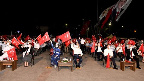 Mersin'de "15 Temmuz Demokrasi Nöbeti"