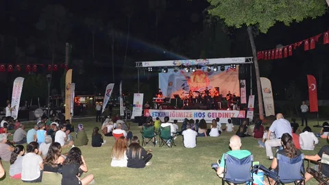 Büyükşehir, "Yaz Dostum" Diyor, Mersinliler Yaz Konserlerinde Buluşuyor