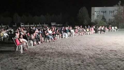 Erdemli’de, Belediye Açık Hava Sineması Gösterimlerine Başladı