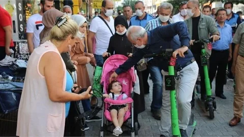 Akdeniz Belediye Başkanı Gültak’tan, "Scooterlı Kent Turu"