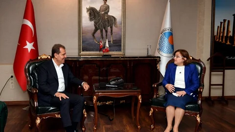 Fatma Şahin, Seçer'in Misafiri Oldu