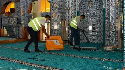 Mersin’de İbadethaneler Bayrama Hazırlanıyor