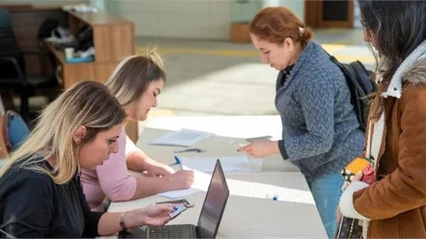 Mersin’de Büyükşehir’le Kadının Adı Var!