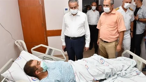 Vali Su, Kazada Yaralanan Askerlerimizi Hastanede Ziyaret Etti