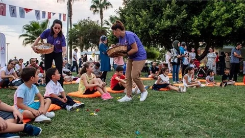 Etkinliklere, Sahil Turu Atan Çok Sayıda Aile Katıldı