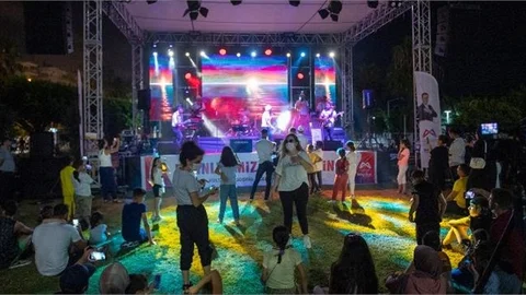 61 Sosyal Mesafeli Konser Düzenlendi