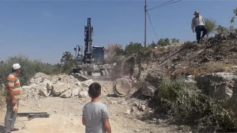 Gülnar Üçoluk Mahallesinde Yol Genişletme Çalışması