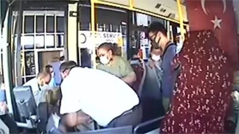 Otobüs Şoförü, Fenalaşan Yolcuyu Hastaneye Yetiştirdi
