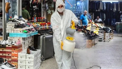 Tarihi Zafer Çarşısı’nda Dükkanlar Dezenfekte Edildi