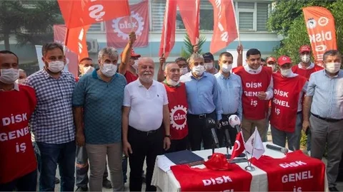 İşçiler Yeni Tis İle Kazandıkları Hakları Meşale Yakarak Kutladı