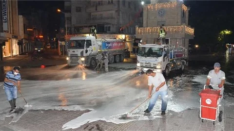Tarsus’ta Trafiğe Kapalı Yarenlik Alanı Baştan Sona Yıkandı