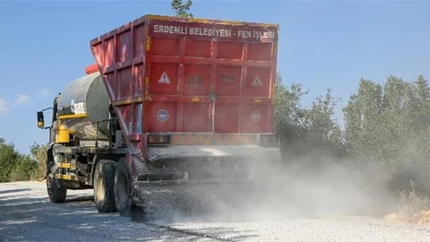 Erdemli Belediyesi’nden Sathi Kaplama Asfalt Hizmeti