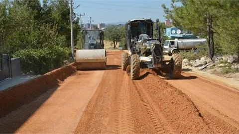 Gülnar Belediyesinden Gülnar TOKİ Konutları Yolunda Stabilize Yol Çalışması