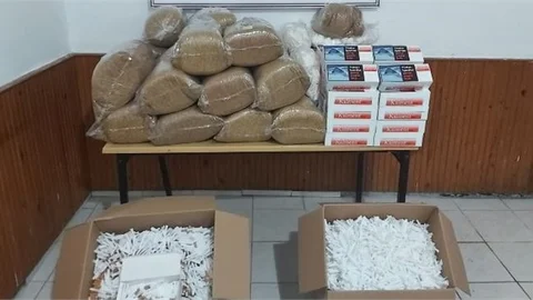 102,5 Kilo Kıyılmış Tütün, 32 Bin Makaron ve 300 Filtre Ele Geçirildi