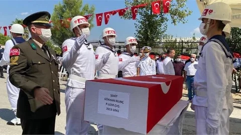 Şehit Askerimiz Toprağa Verildi