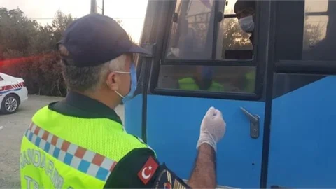 Mersin Tarsus'ta Jandarma Ekipleri Covid-19 Denetimlerini Sıklaştırdı