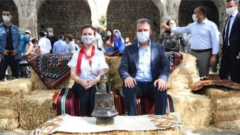 300 Yıllık Tarihi Taşhan, Kadın Üretici Pazarı Oldu