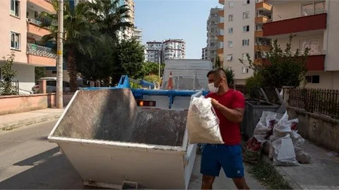 Yeni Hidrolift Aracı İnşaat ve Yıkıntı Atıklarını Topluyor!