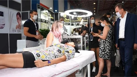 İlk Kez Düzenlenen Mersin Kozmetik, Güzellik ve Kişisel Bakım Ürünleri Fuarı’nın Açılışı Yapıldı