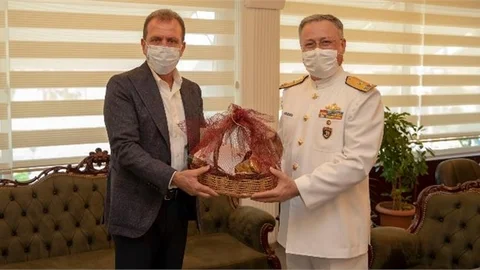 Başkan Seçer’den Tuğamiral Gedik’e Hoşgeldin Ziyareti