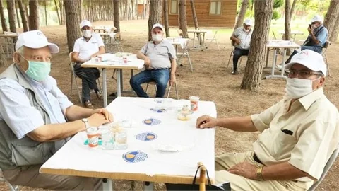 Büyükşehir Emekli Evleri Sosyal Faaliyetlerini Sürdürüyor