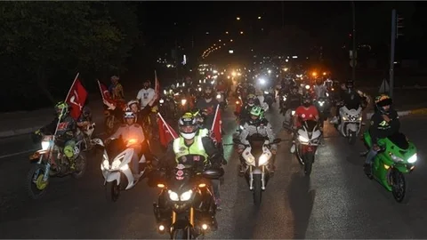 Yenişehir Sokaklarında Cumhuriyet Coşkusu