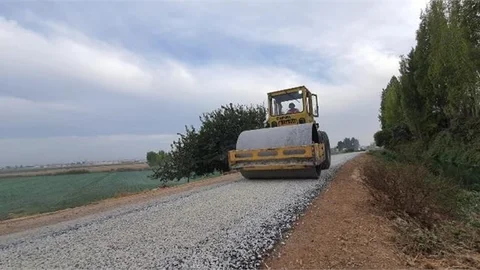 Büyükşehir’den Ovada, Kırsalda ve Merkezde Asfalt Çalışması