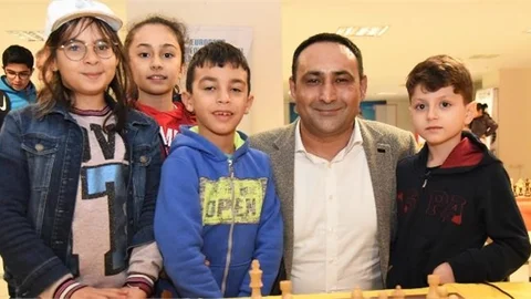 Toroslar Belediyesi'nden Atatürk'ü Anma Satranç Turnuvası