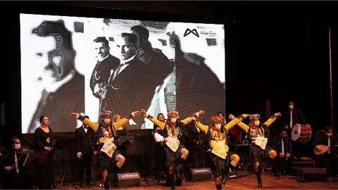 Ulu Önder Atatürk Sevdiği Şarkılarla Anıldı