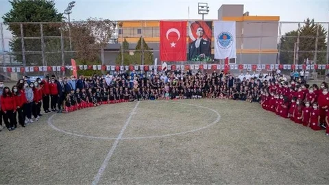 Büyükşehir’in "10 Kasım Atatürk'ü Anma 10 Yaş Futbol Etkinliği" Tamamlandı