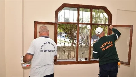 Kurdali Mahallesi'nde Yanan Evi Toroslar Belediyesi Onardı