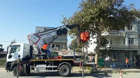 Büyükşehir Ekiplerinden Bağlı Mahallelerde Bakım Çalışmaları