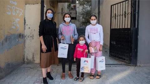 Sema Nur ve Esma Nur’un Kitap Mutluluğu