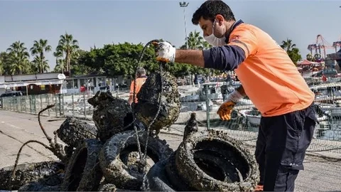 Denizi Sorumsuz İnsanlar Kirletiyor!