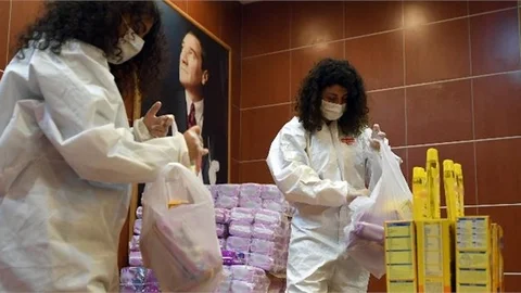 Mersin Büyükşehir’le Hiçbir Vatandaş Yatağa Aç Girmeyecek