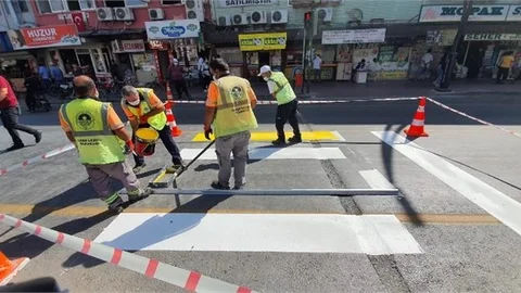 Büyükşehir, Çizimleriyle Güvenli Trafik Akışı Sağlıyor