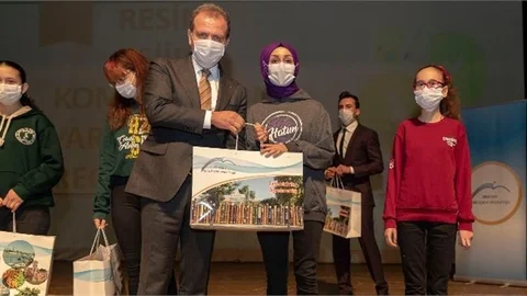 Seçer, Öğretmenler Günü Kutlama Programına Katıldı