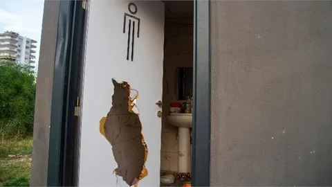 Mersin Büyükşehir Yapıyor, Şehir Magandaları Yıkıyor