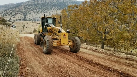 Mersin Büyükşehir, Mut Göğden Yayla Yolunda Bakım Çalışması Yaptı