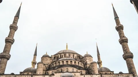 "Meşru Bir Mazeretin Varlığı, Cuma Namazının Farziyetini Düşürmektedir"