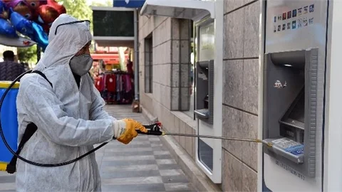 Büyükşehir Ekipleri Dezenfekte Çalışmalarını Hızlandırdı