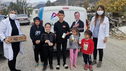 Çocuklar Evde, Sütleri Kapıda!