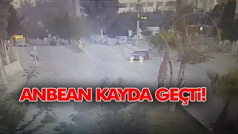 Otomobil Bisikletiyle Çarptı! Kaza Anı Görüntüleri