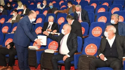Toroslar Belediyesi, 2021 Yılının İlk Meclis Toplantısını Yaptı